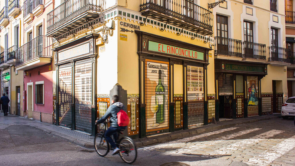 2. El bar más antiguo de España: El Rinconcillo (Sevilla)